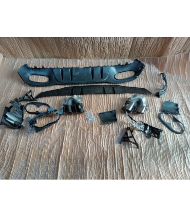 LK DIFUSOR MERCEDES CLASE A V177 18- A45 LOOK AMG NEGRO BRILLO + COLAS ESCAPE C010549C1