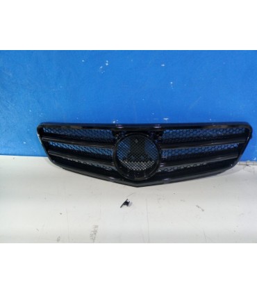 AZ PARRILLA MERCEDES W204 07-11 LOOK AMG NEGRO BRILLO R022019C1