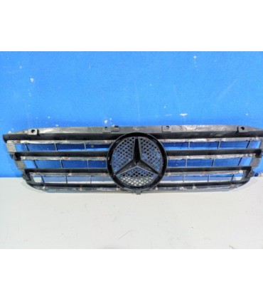 VE PARRILLA MERCEDES CLASE C W203 4P 00-07 LOOK AMG C012061C1