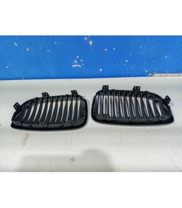 XC PARRILLAS BMW E81 E87 E82 E88 LOOK M PERFORMANCE NEGRO BRILLO 07-11 C020085C2
