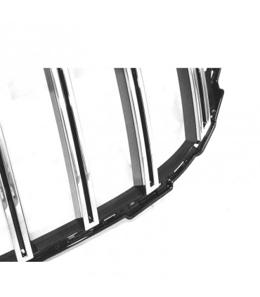 BY PARRILLA MERCEDES CLASE C W205 18-21 LOOK GTR NEGRO CROMADO R013181C1