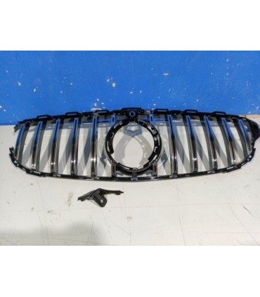 BY PARRILLA MERCEDES CLASE C W205 18-21 LOOK GTR NEGRO CROMADO R013181C1