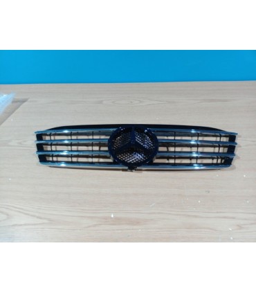 CB PARRILLA MERCEDES CLASE C W203 4P 00-07 LOOK AMG C012061C2