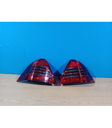 PK PILOTOS MERCEDES CLASE C W203 04-07 LED ROJO GRIS R147489C1