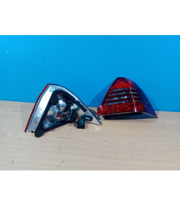 PK PILOTOS MERCEDES CLASE C W203 04-07 LED ROJO GRIS R147489C1