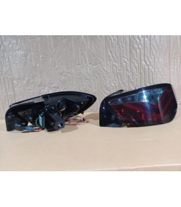 BY PILOTOS PARA SEAT IBIZA 08-12 LIGHT BAR ROJO AHUMADO 3 PUERTAS R148332C1