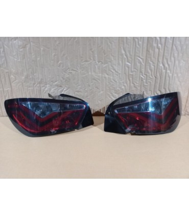 BY PILOTOS PARA SEAT IBIZA 08-12 LIGHT BAR ROJO AHUMADO 3 PUERTAS R148332C1