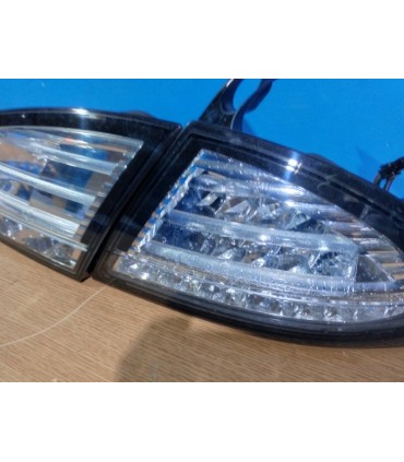 KJ PILOTOS SEAT LEON 1P 04-09 LED FONDO CROMO R147759C2