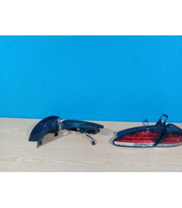 DW PILOTOS SEAT LEON 04-09 1P LED ROJO CROMO R145494C1