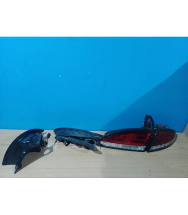 CX PILOTOS SEAT LEON 04-09 1P LED ROJO CROMO R145494C3