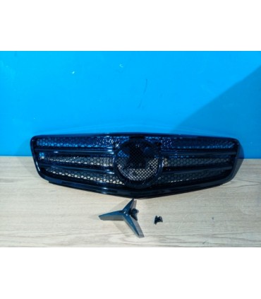 DW PARRILLA MERCEDES W204 07-11 LOOK AMG NEGRO BRILLO R022019C2