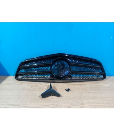 BY PARRILLA MERCEDES W204 07-11 LOOK AMG NEGRO BRILLO R022019C3