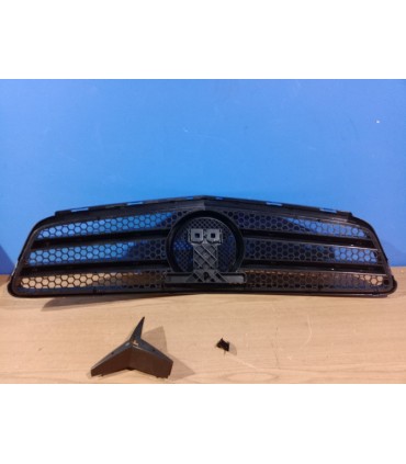 BY PARRILLA MERCEDES W204 07-11 LOOK AMG NEGRO BRILLO R022019C3