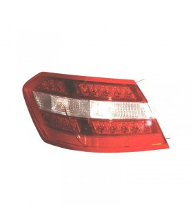DW PILOTO IZQ MERCEDES W212 ELEGANCE 09- LED R010708C1