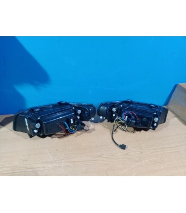 QJ FAROS SEAT LEON 1M LUZ DIURNA FONDO NEGRO 99-05 R145670C6