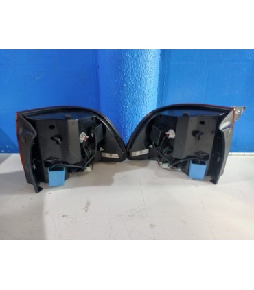 BY PILOTOS PORSCHE CAYENNE 02-07 LED ROJO CROMO R148322C1