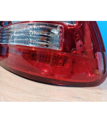 DW PILOTOS PORSCHE CAYENNE 02-07 LED ROJO CROMO R148322C2