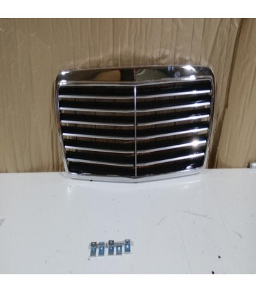 CX PARRILLA MERCEDES CLASE E W124 93-95 LOOK AVANTGARDE CROMO R148012C1