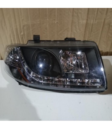 DW FAROS SEAT LEON 1M LUZ DIURNA FONDO NEGRO 99-05 R145670C7