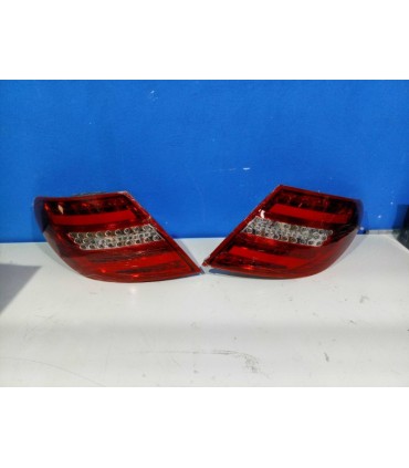 CX PILOTOS MERCEDES CLASE C W204 SEDAN 07-11 LIGHT BAR ROJO CROMO R148181C1