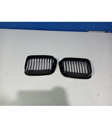 FE PARRILLA BMW SERIE 3 E46 01-05 BERLINA NEGRO BRILLO R100444C1