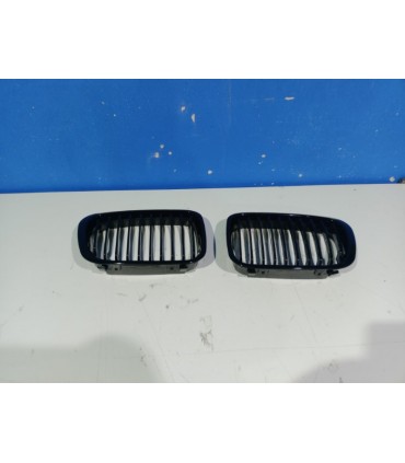 CX PARRILLAS BMW SERIE 3 E46 BERLINA TOURING 01-05 NEGRO BRILLO R100444C2
