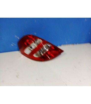 HG PILOTO IZQ MERCEDES CLASE A W169 04-08 BLANCO ROJO R013237C1